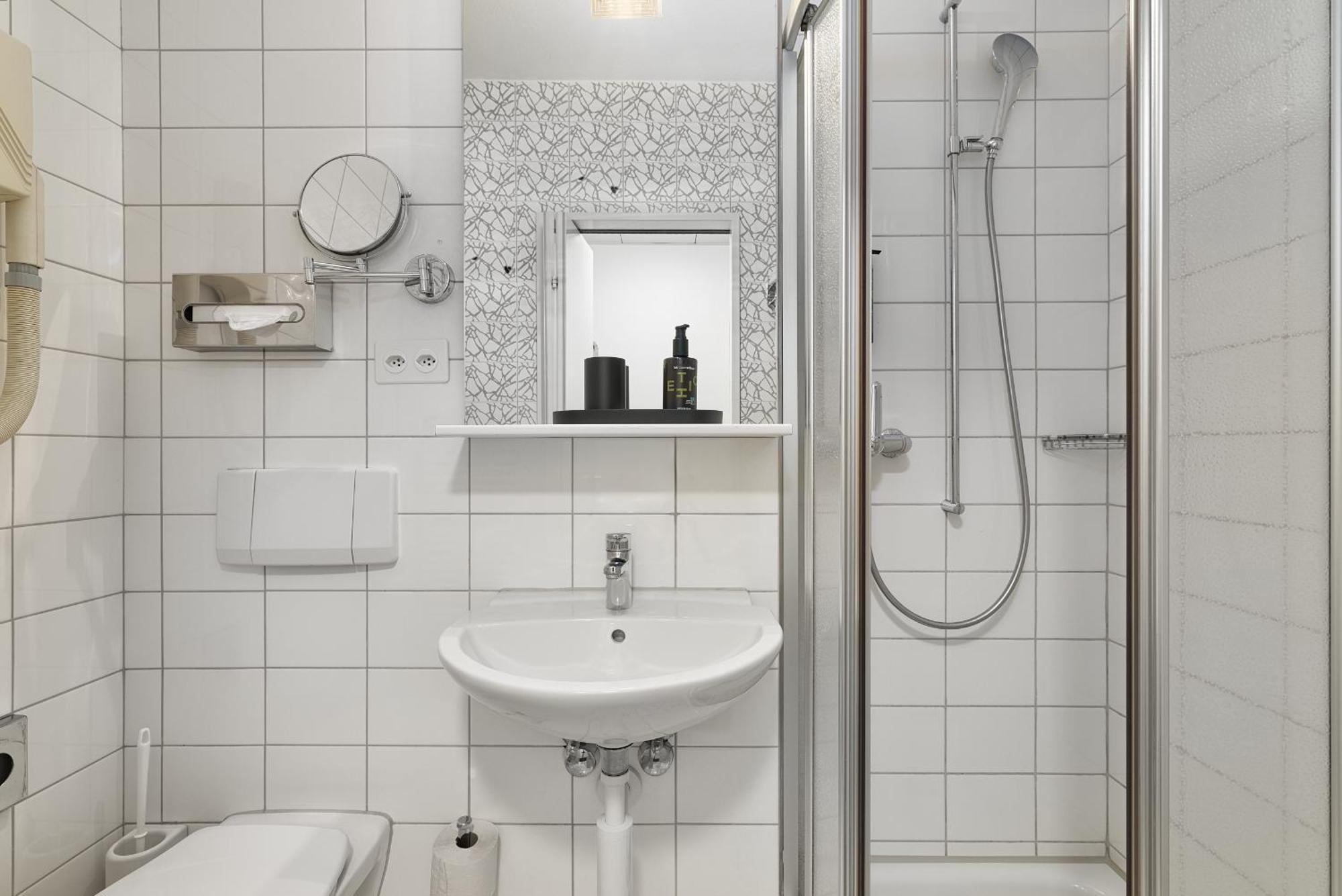 Small Queen Room