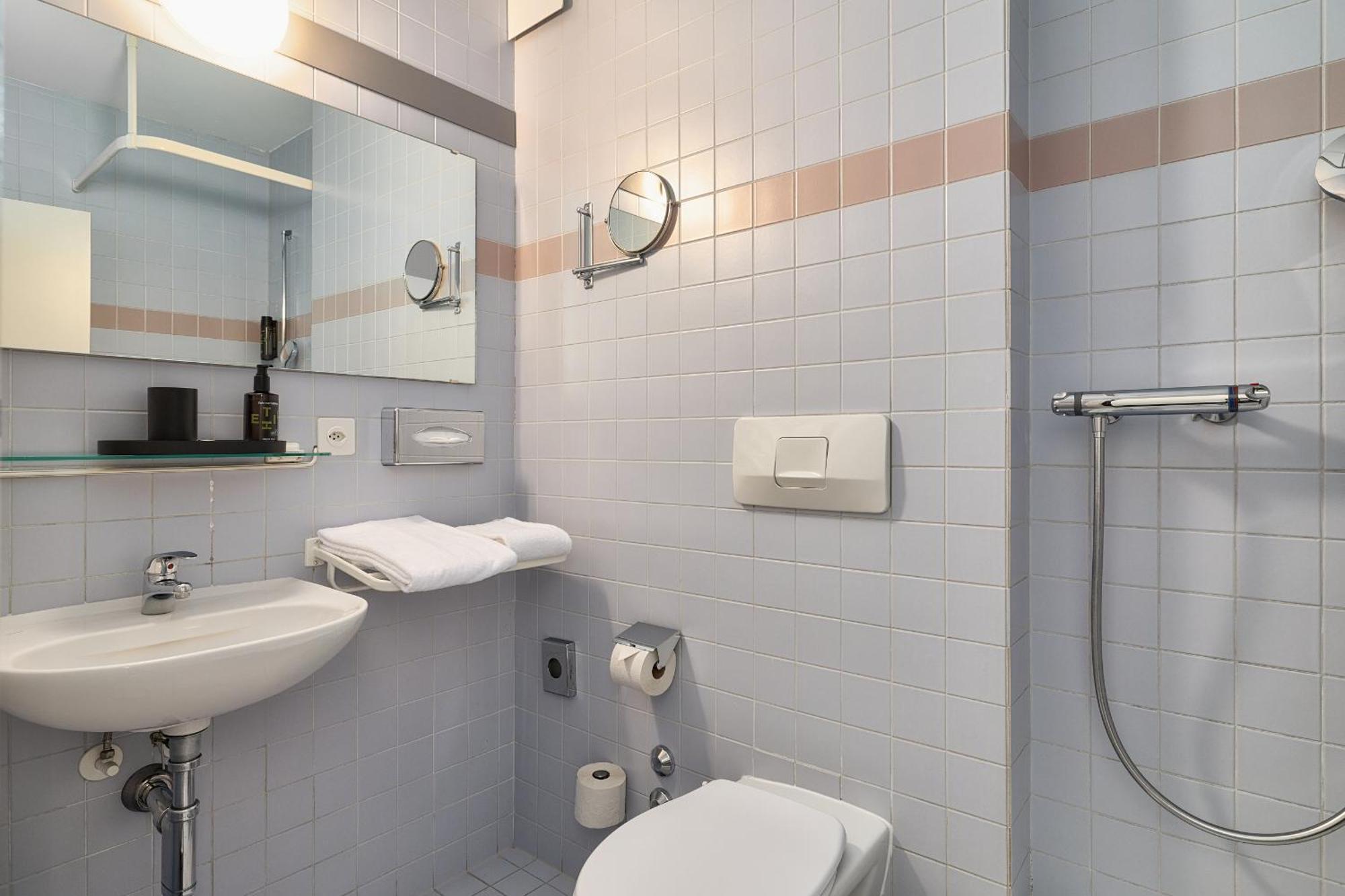 Small Single Room