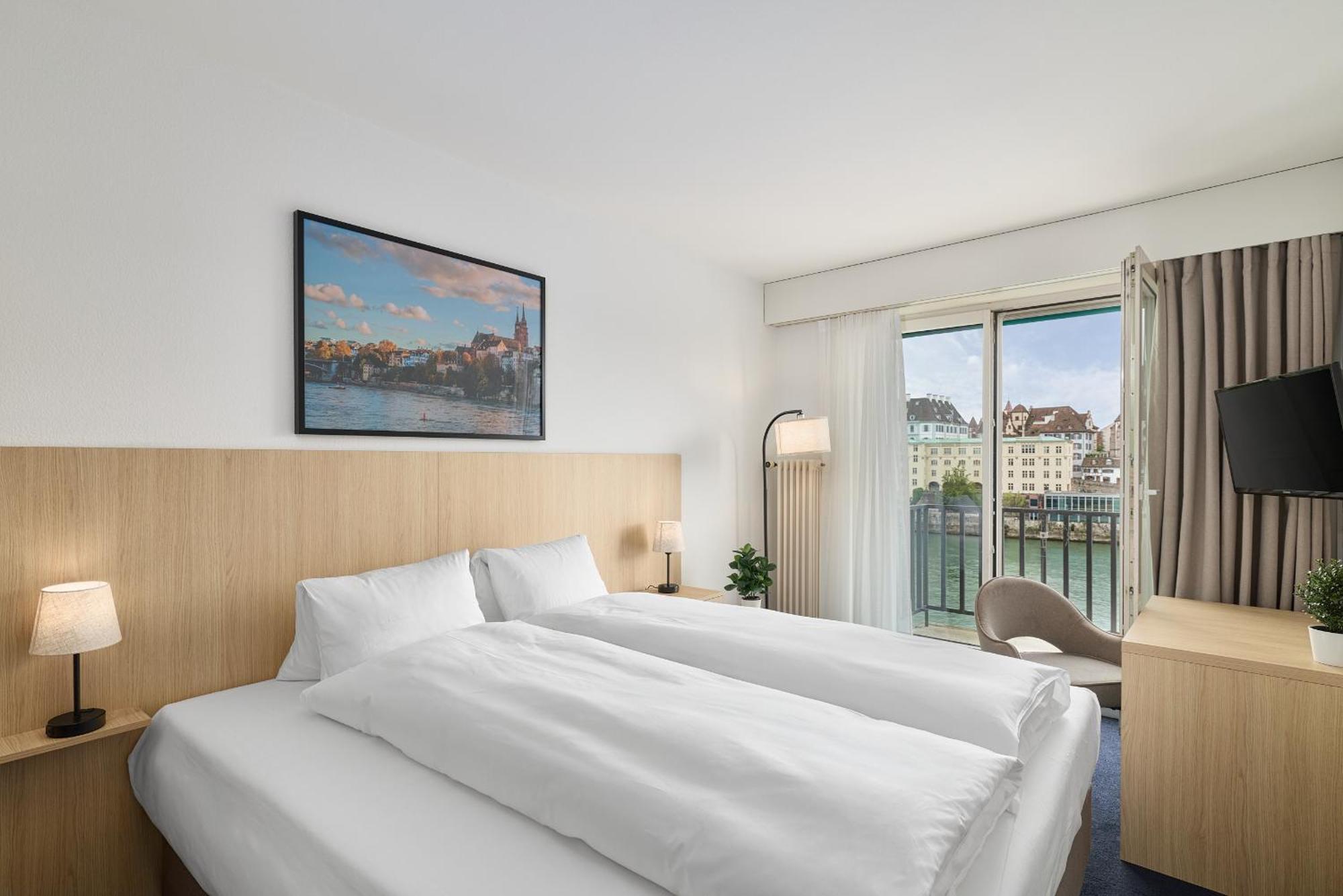 River Double Room Balcony