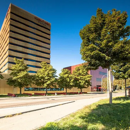 Airport Hotel Basel - Convenient&Friendly-3